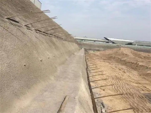 青山河道边坡加固